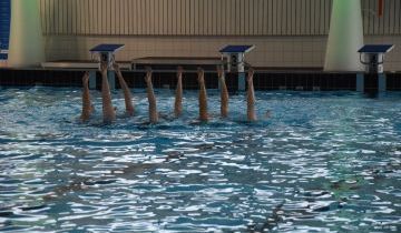 Première démonstration pour les proches du groupe natation artistique